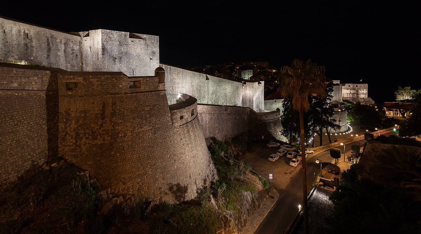 The Old Town · 0.4 km